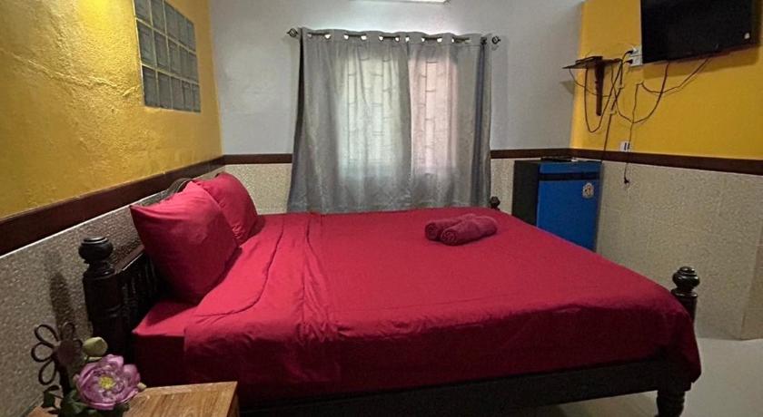 Image of Deluxe Air Conditioning King Bed 12