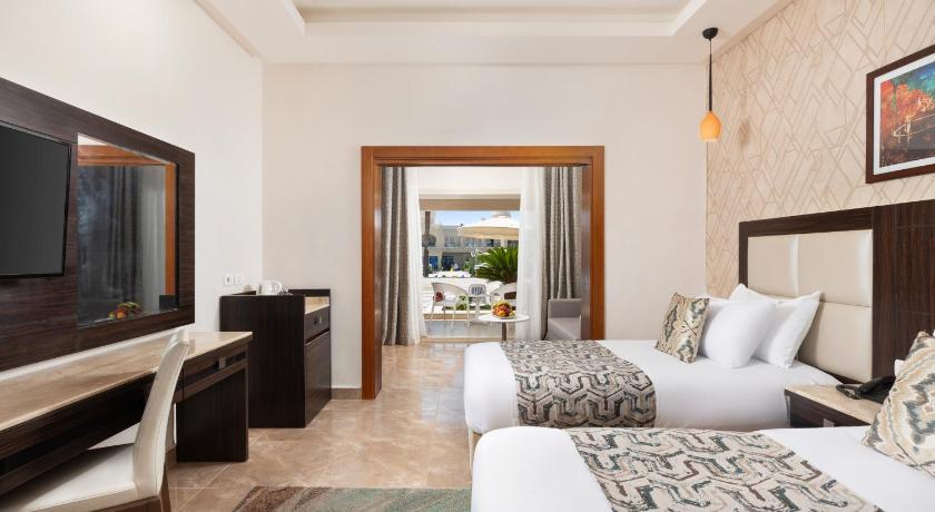Image of Deluxe Large Family Room 4