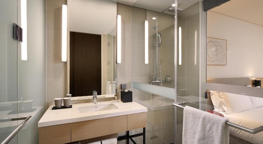 Image of Premier Deluxe Double Room 2