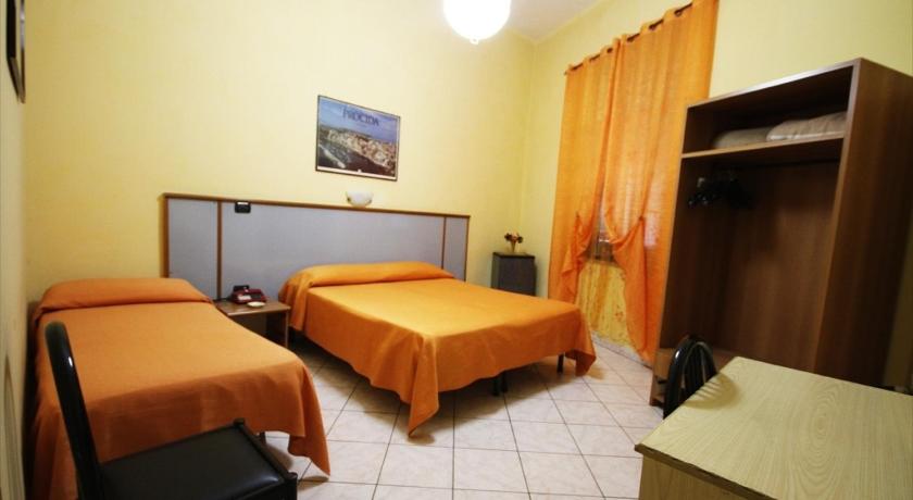 Image of Triple Room 2