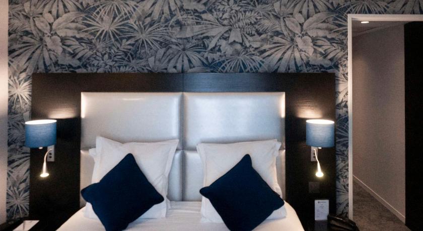 Image of 1 King Bed, Superior Room 3