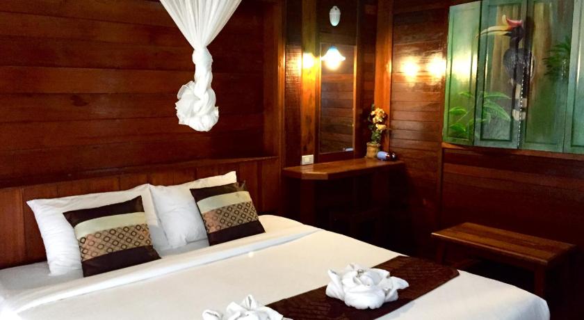 Bild von: Zimmer am Strand mit Kingsize-Bett und Balkon (Beach Front, Guest room, 1 King, Balcony) 5