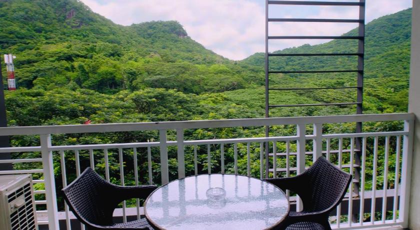 Image of Apartment with Mountain View 1