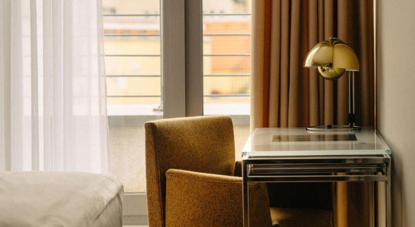 Image of Deluxe Double Room with Balcony 5