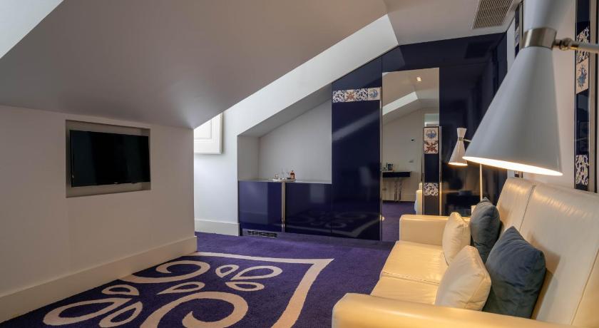 Image of Suite 7