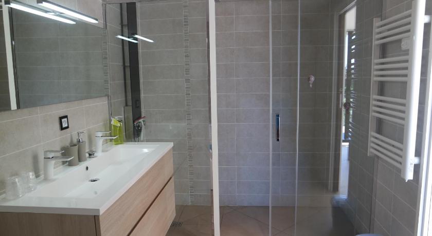 Image of Deluxe Double Room with Sea View 2