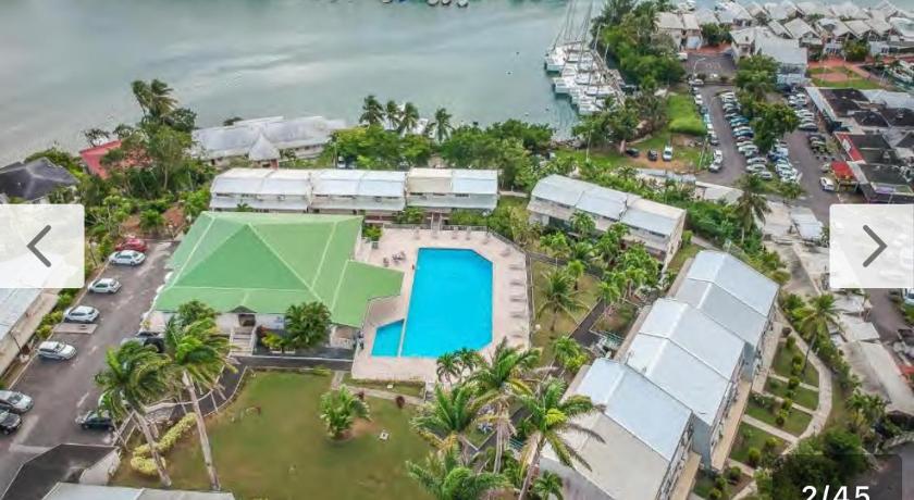 Duplex piscine vue imprenable Marina du Gosier avec citerne