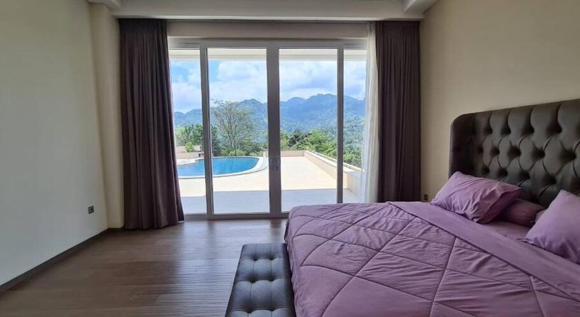 Image of Three-Bedroom Villa 9