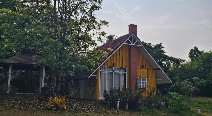 Khao Yai ไอหมอก ชาเล่ต์ 4-Star Hotel pool