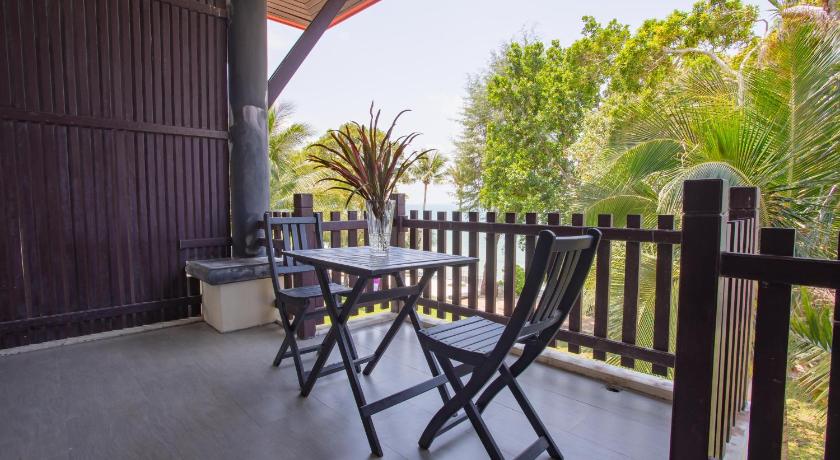 Image of Deluxe Pool View 1