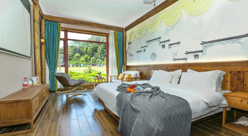 Zhangjiajie Pure House--Free shuttle Service to South Gate of the Forest Park,Attraction Tickets Serivce in adva Hotel view