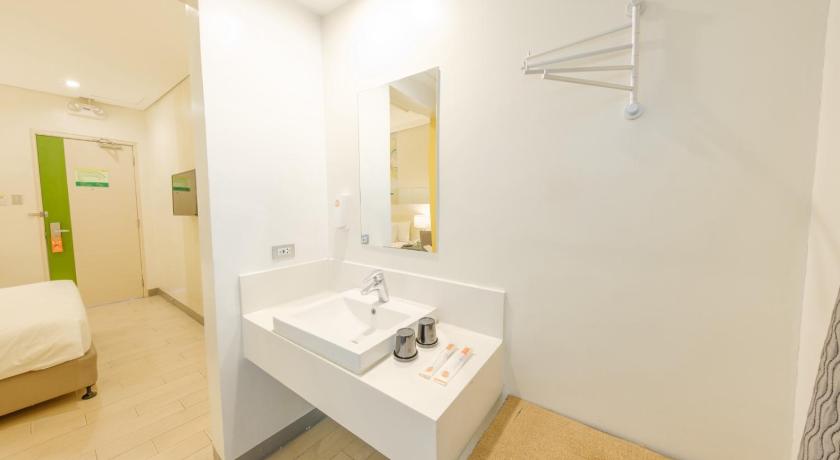 Image of Standard Twin Room 16