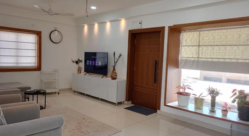 premium penthouse (brand new) - image 5
