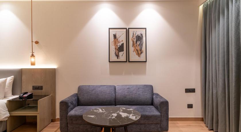 Image of Suite 13