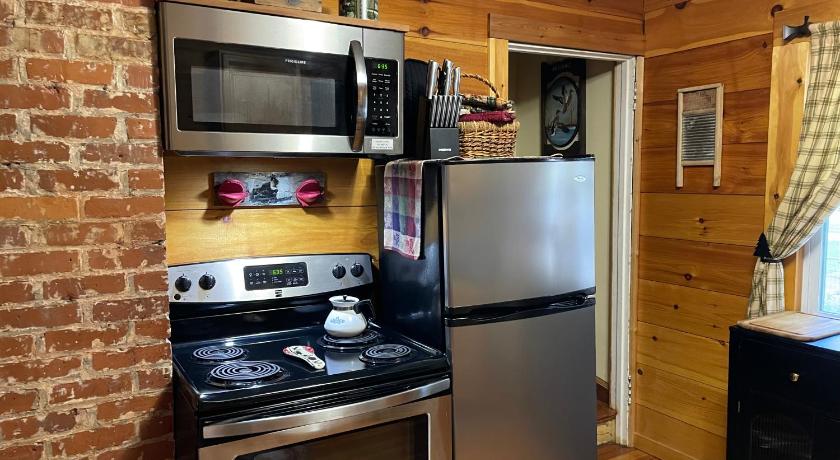 オールド・フォージ (NY) Moose Riverside Bungalow 3BR Home Old Forge NY 4つ星 宿泊施設 施設