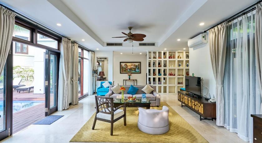 Da Nang Beach Villas in 5-star Resort - image 3