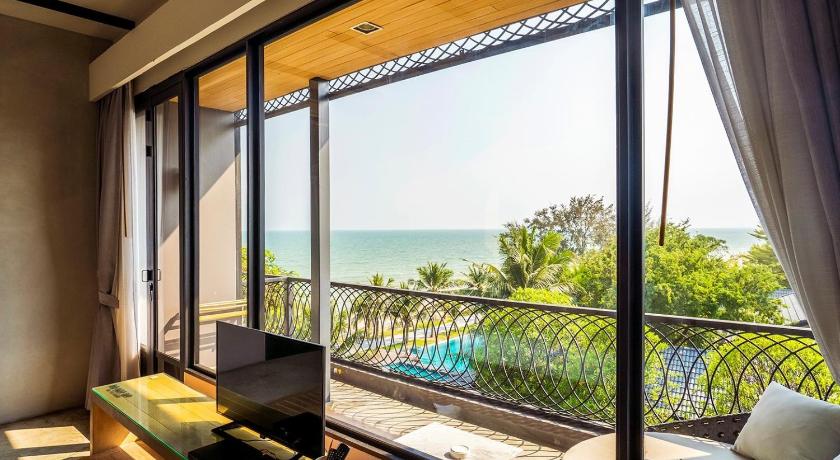 Image of Standard suite double or twin sea view 3