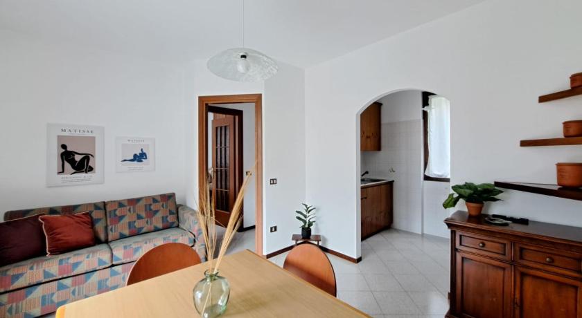 Casa Sofi by Quokka 360 - In Rezzonico Village Centre