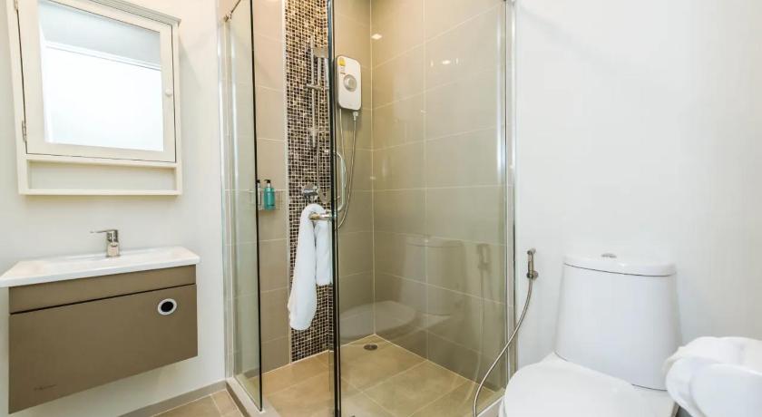 Image of Deluxe King Room 2