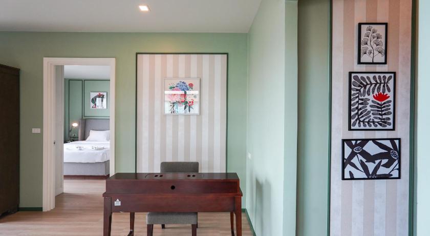Image of Standard Queen Room 12