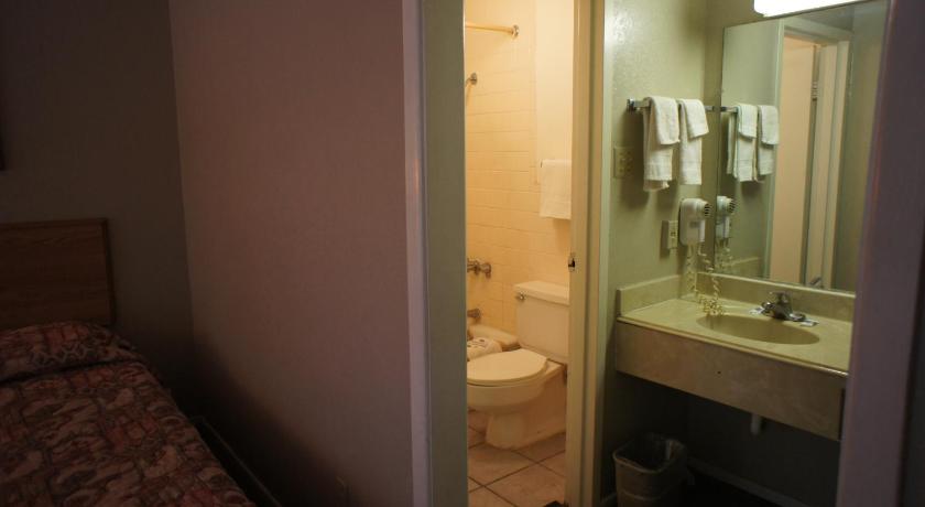 Executive Inn & Suites photo