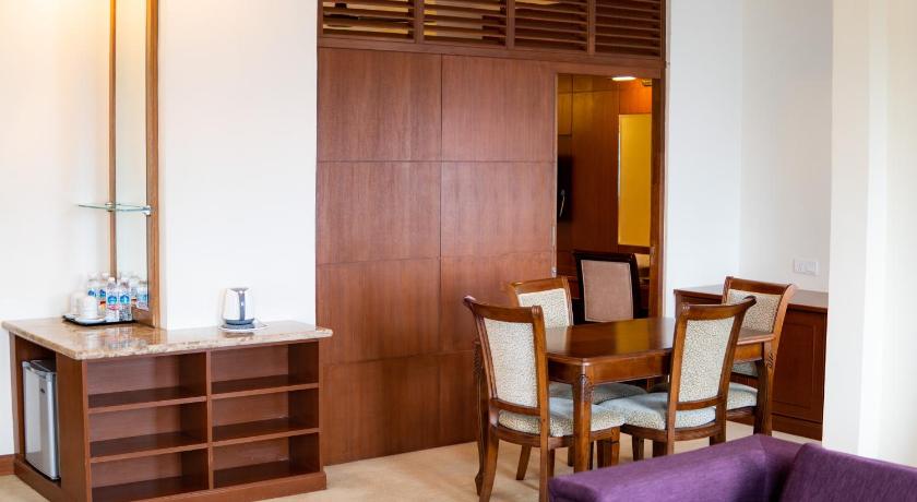Image of Deluxe Junior Suite 6