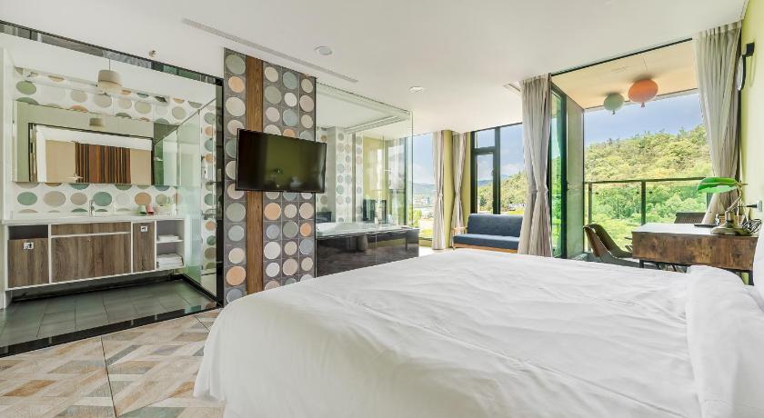 Image of Deluxe Double Room with Balcony 0