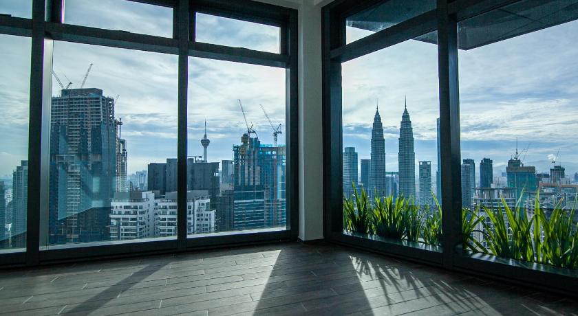 Eaton Residences KLCC by Plush - image 3
