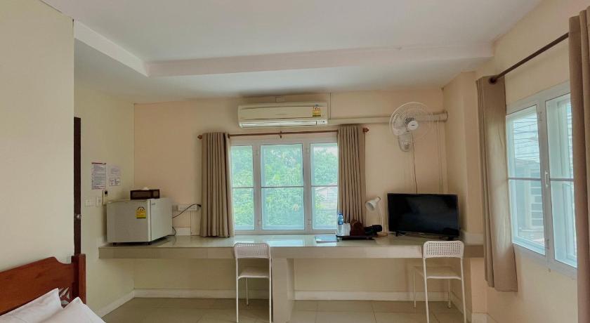Image of Standard Triple Room 10