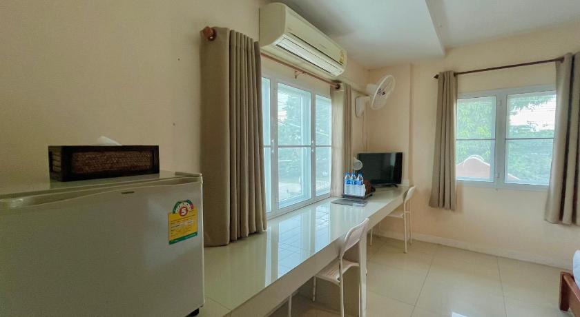 Image of Standard Triple Room 11