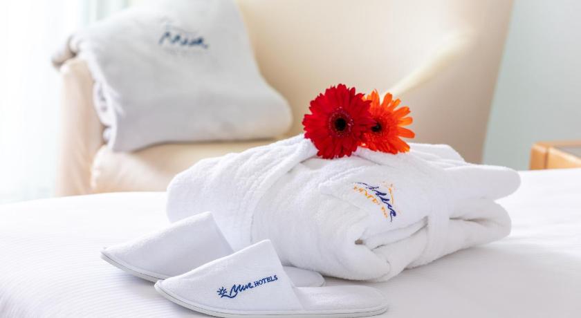 Superior Double Room Single Use with Pool View attēls 4