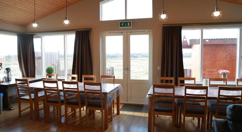 Image of Eight-Bedroom House 5