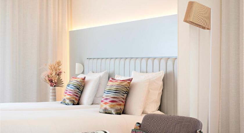 Image of Classic Room with 1 Queen Bed 5