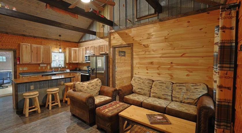 브리슨 시티 (NC) Rustic Modern Cabin with Hot Tub near rafting and Great Smokey Mountains 4성급 숙소 객실