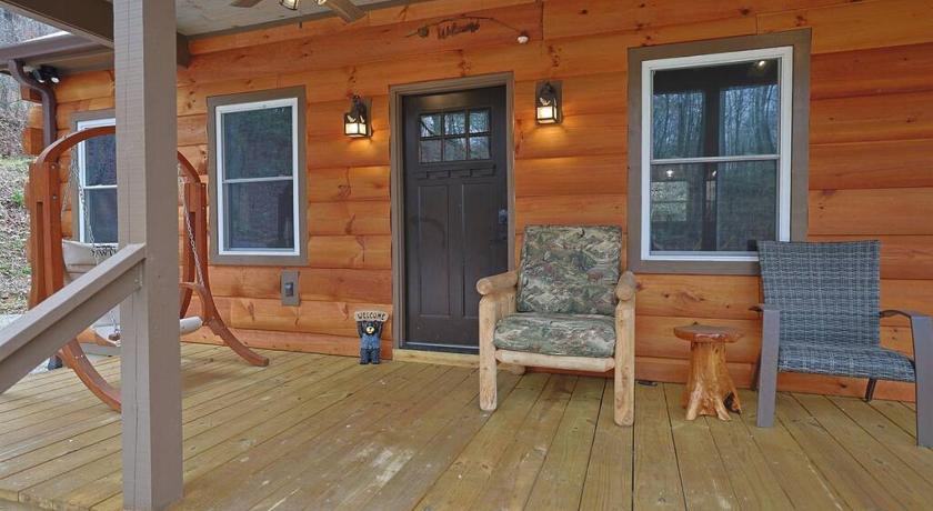 브리슨 시티 (NC) Rustic Modern Cabin with Hot Tub near rafting and Great Smokey Mountains 4성급 숙소 외관
