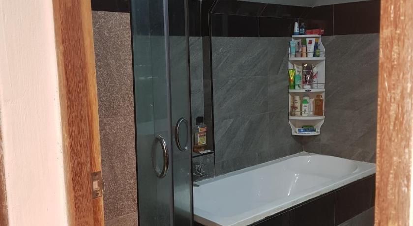 Bangkok BTL Sunny 3-Star Hotel suite