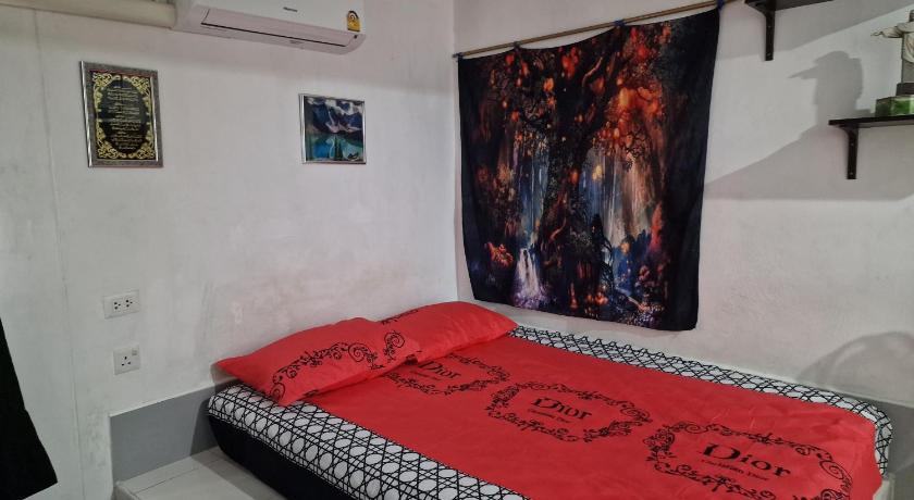 Bangkok BTL Sunny 3-Star Hotel pool