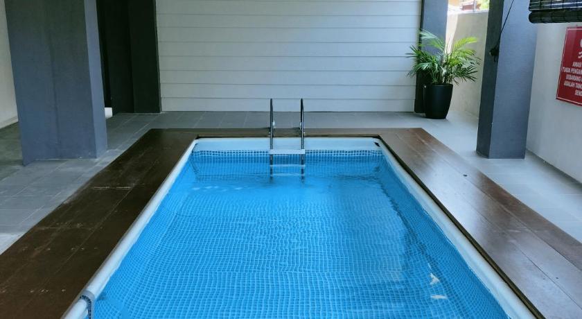 チュカイ RINA HOMESTAY 4つ星 ゲストハウス レストラン