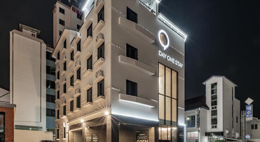 保宁 Day One Stay 2星级 酒店 大堂