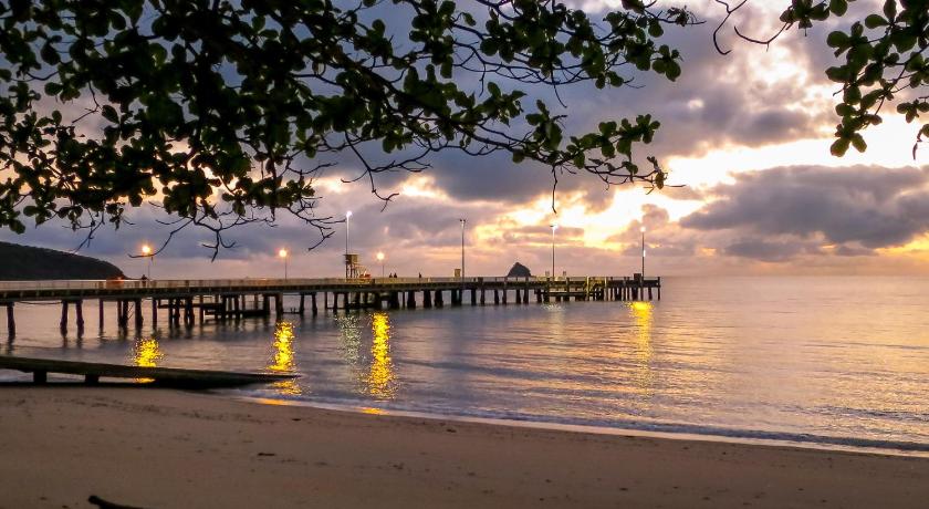 Cairns Beaches Flashpackers