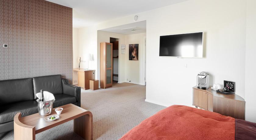 Image of Junior Suite 6