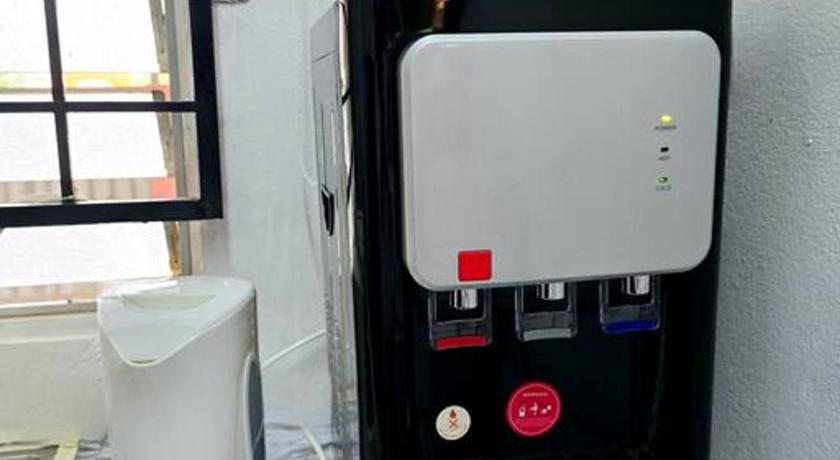 タナ・メラ Trio Homestay  at Tanah Merah 3つ星 シングルルーム プール