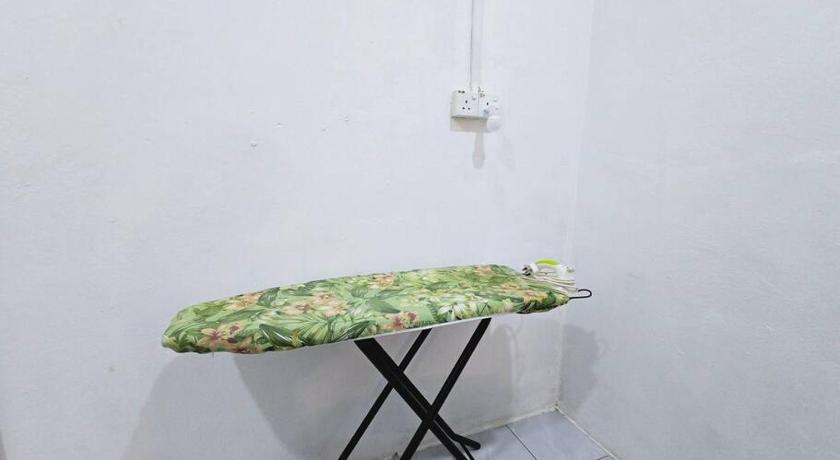 タナ・メラ Trio Homestay  at Tanah Merah 3つ星 シングルルーム レストラン