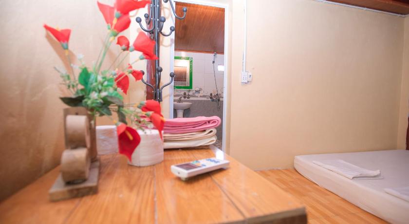 Image of Quadruple Room with Private Bathroom 10