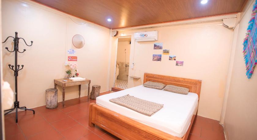 Image of Family Room with Private Bathroom 4
