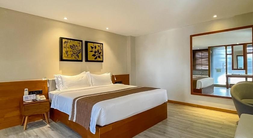 Image of Junior Suite with Bathtub 5