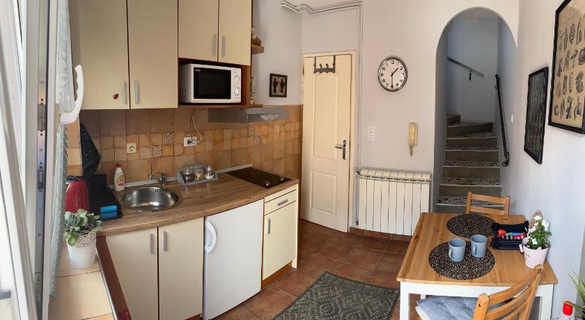 베오그라드 Garsonjera Zvezdara 4성급 싱글룸 레스토랑