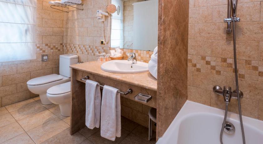 Image of Twin Room 4