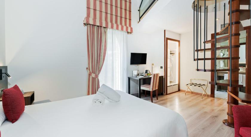 Image of Superior Suite 1