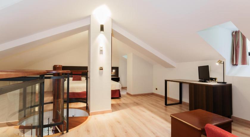 Image of Superior Suite 3